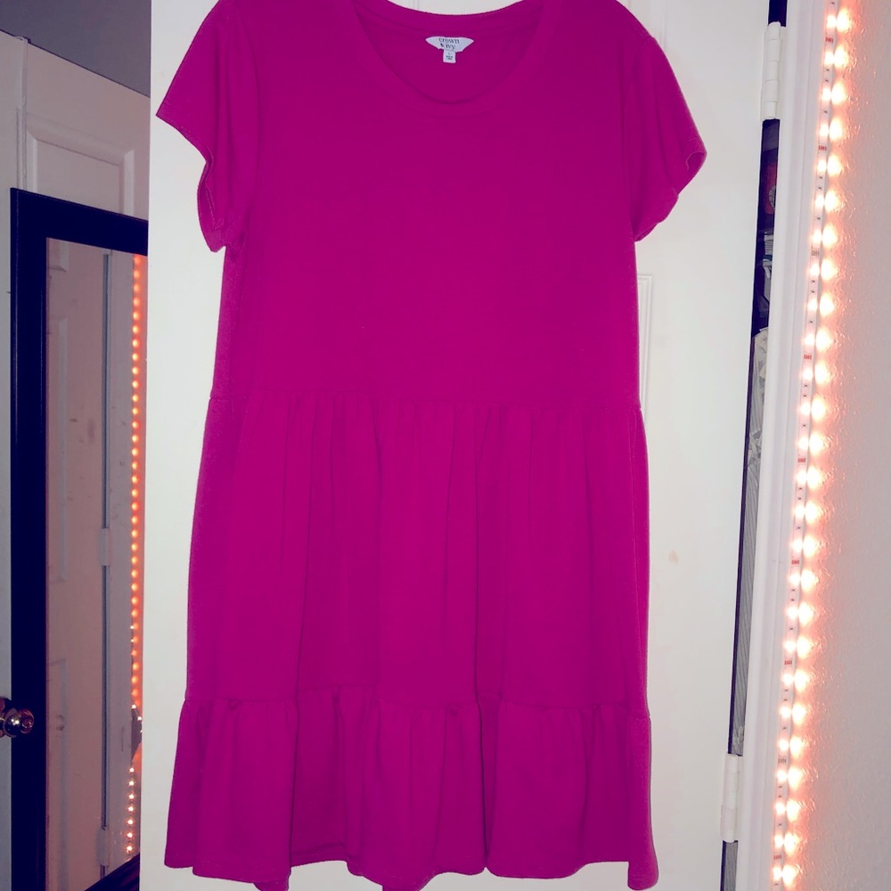 Crown and Ivy shirtsleeve dress! Super cute and comfy. Size Large